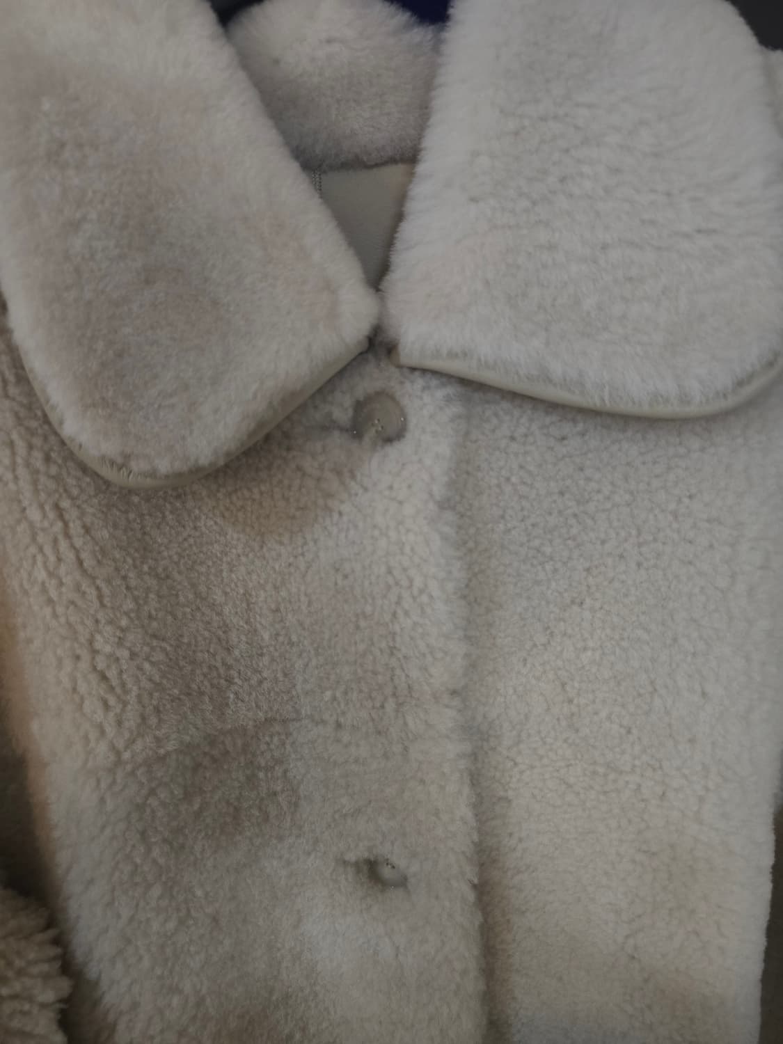 산드로 SANDRO 천연 양피,양털 롱 무스탕 새제품입니다. 상품이미지2