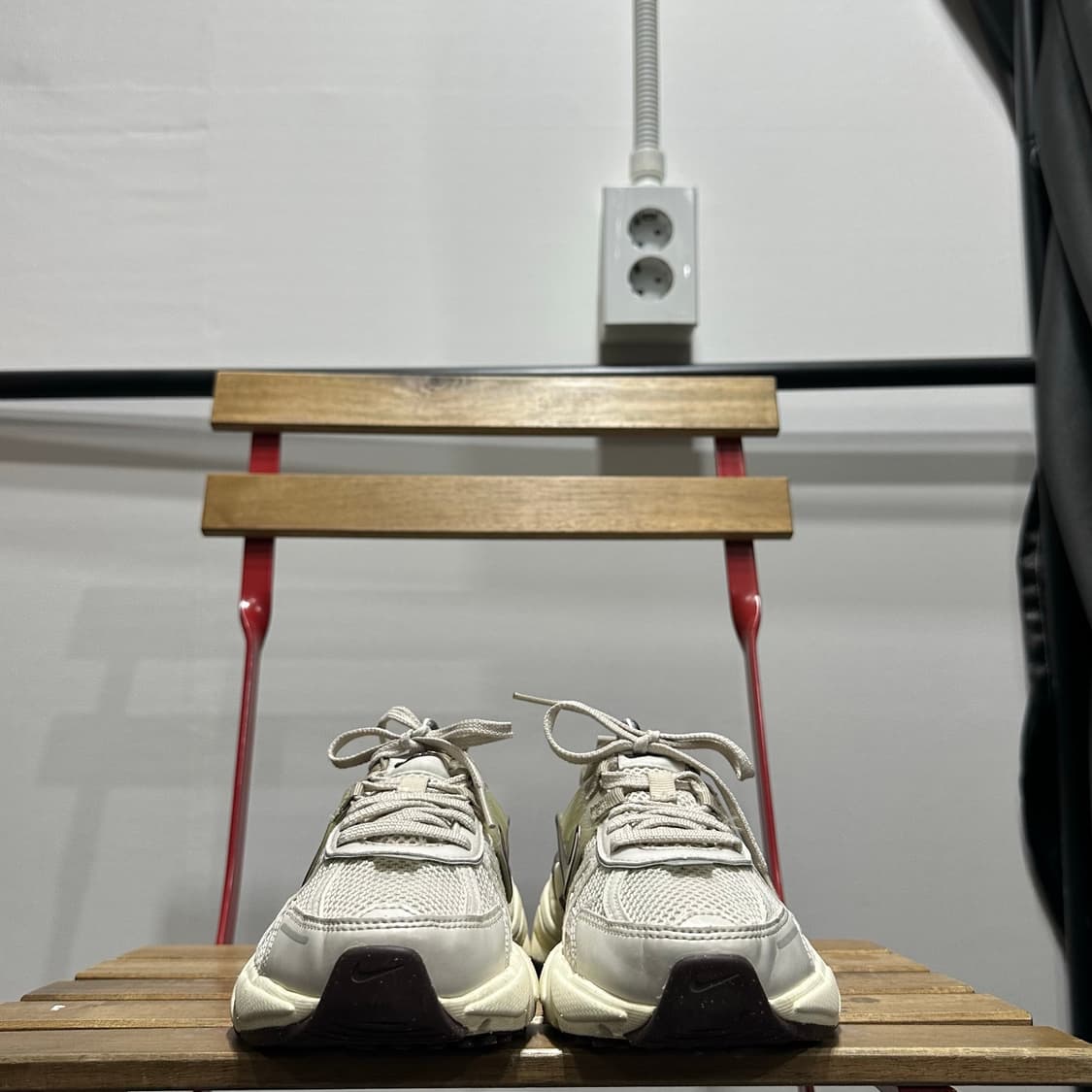 225) 나이키 운동화 여성 여자 신발 V2K 메탈릭 런 아이보리 상품이미지2