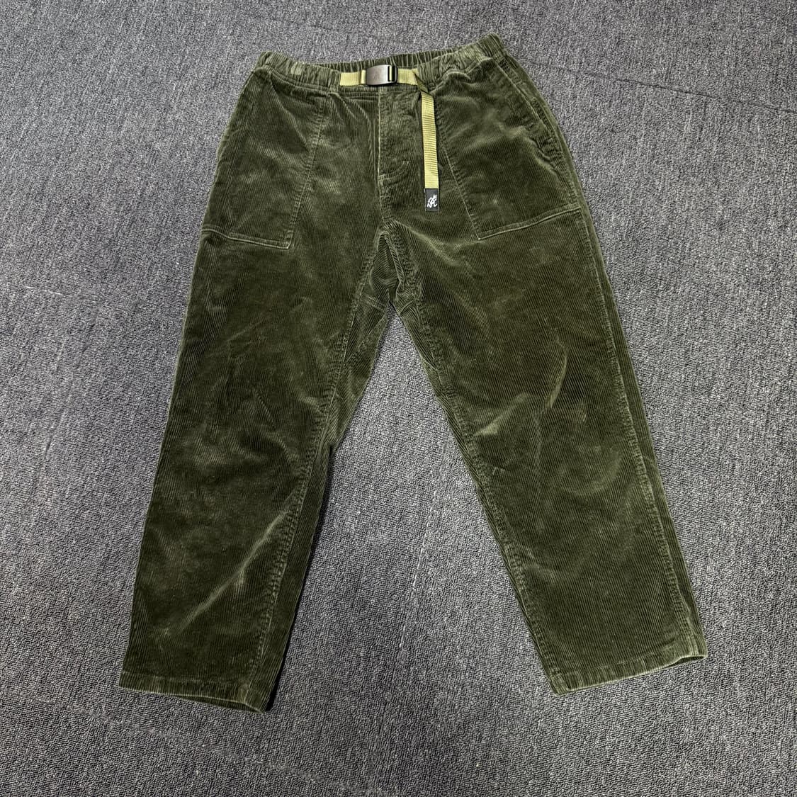 그라미치 루즈테이퍼드 코듀로이 팬츠 상품이미지1