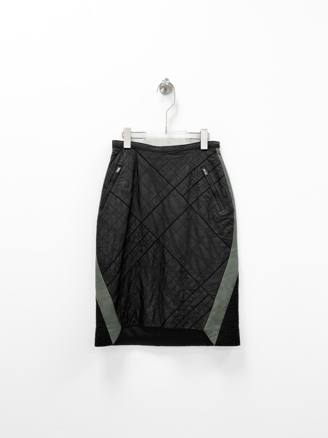 프린 라인 퀼팅 레더 패널 스커트 상품이미지1