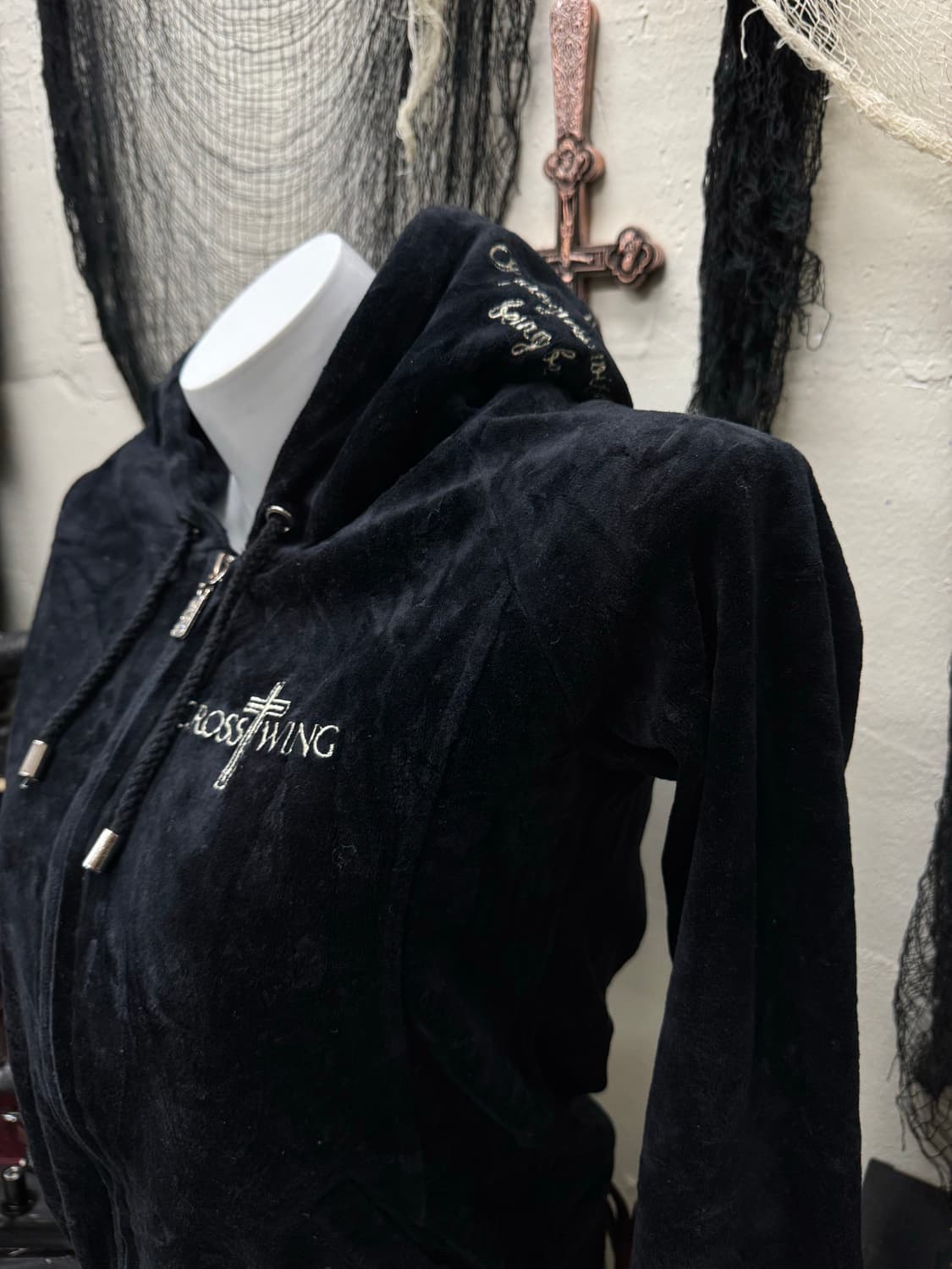 Blackqueen 00s cross wing velour hoodie 상품이미지3