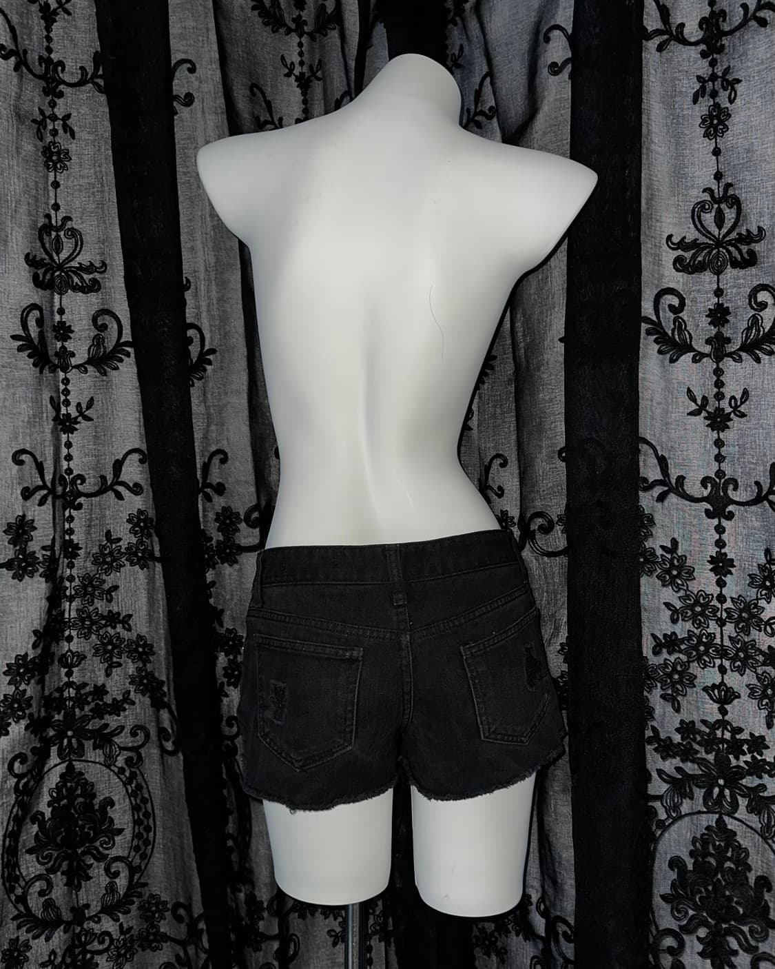 black ripped denim shorts 상품이미지3