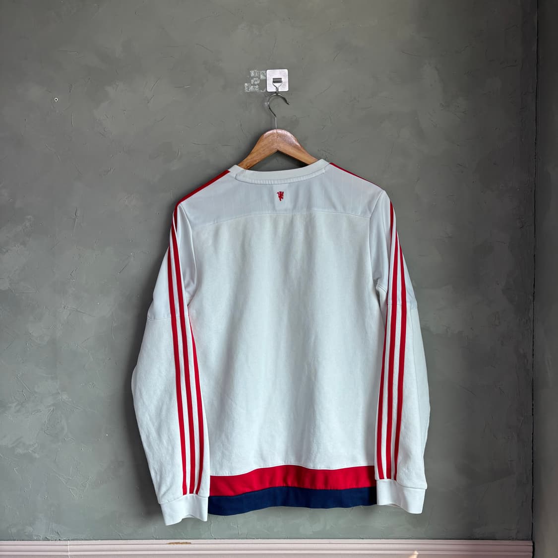 아디다스 맨유 스웻 트레이닝탑 화이트 상품이미지5