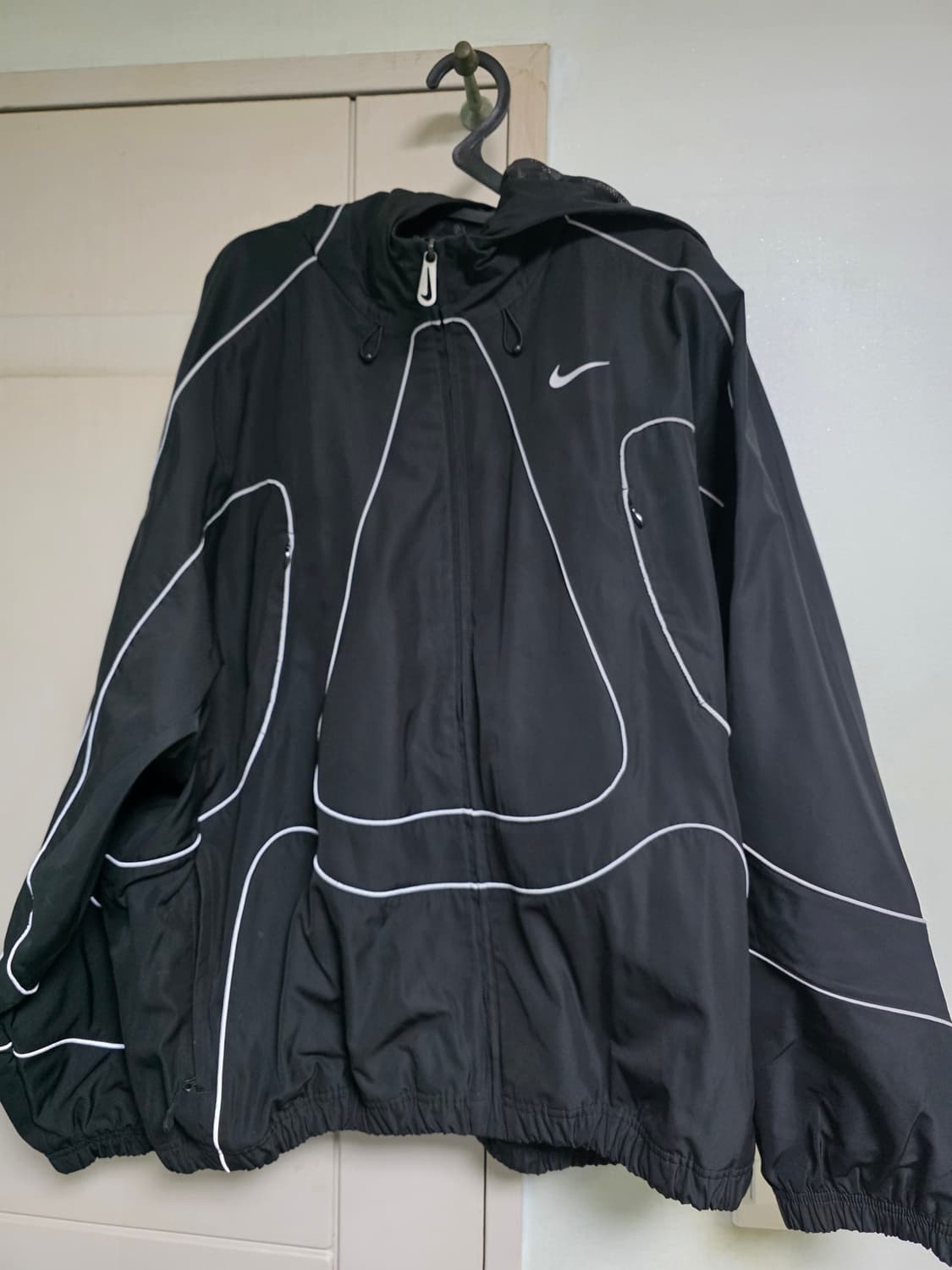 나이키 x 코르테이즈 NRG 자켓 오닉스 판매합니다 상품이미지1