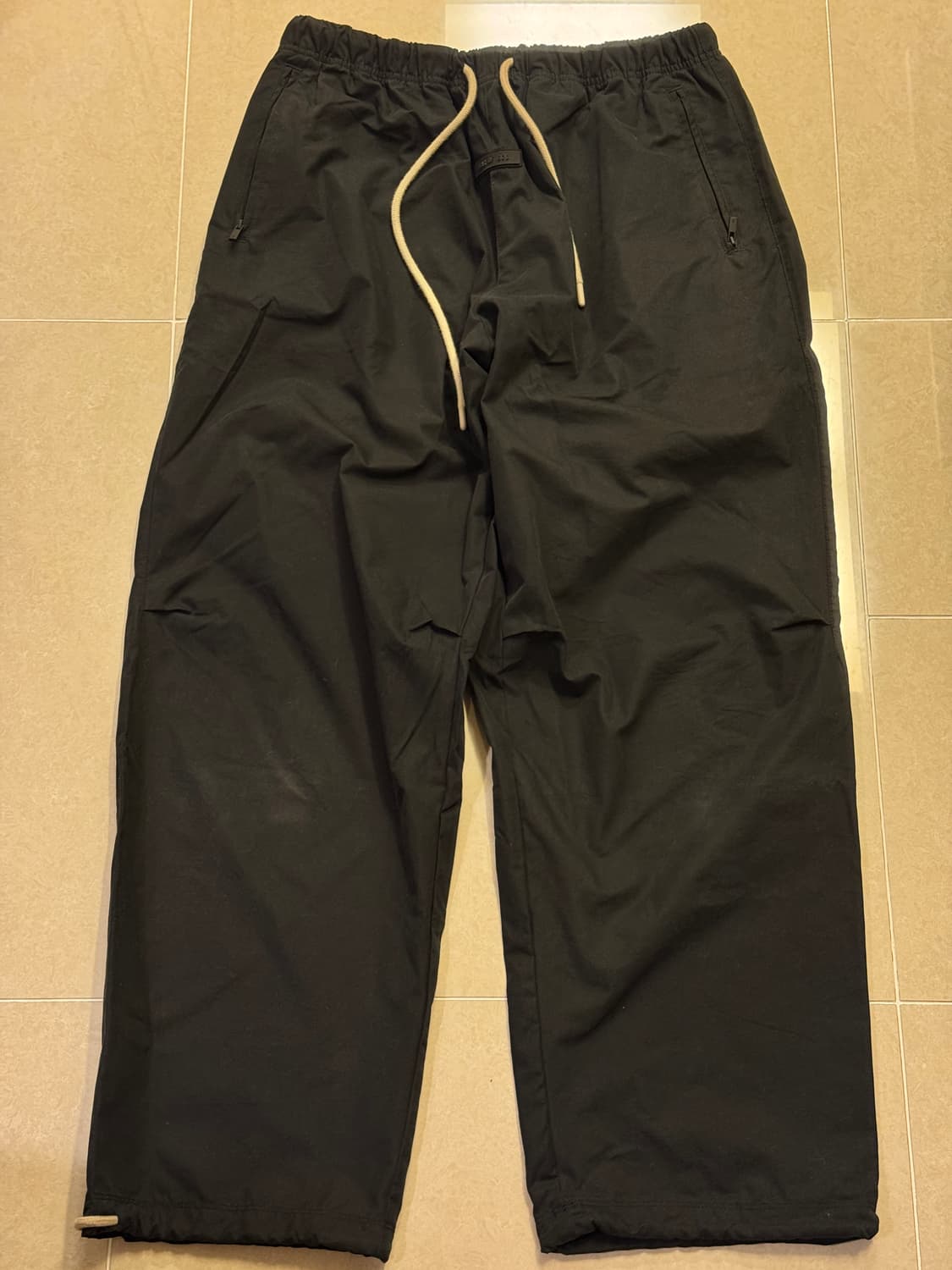 [M] FOG 에센셜  THE BLACK 컬렉션 릴렉스드 트라우저 블랙  상품이미지2