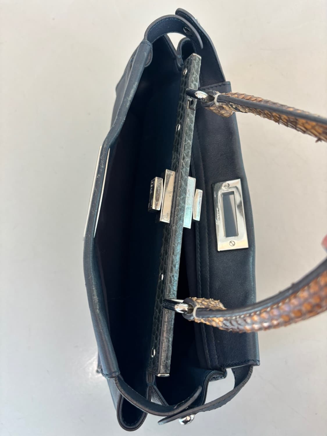 Vintage Fendi Leather Bag 상품이미지8