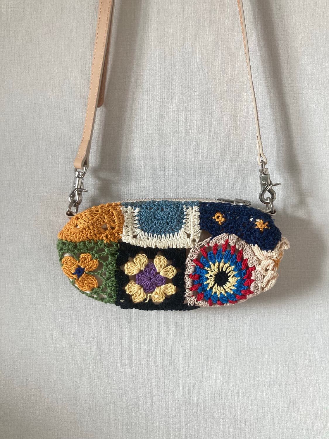 더뮤지엄비지터 니트미니백 크로스백 상품이미지5