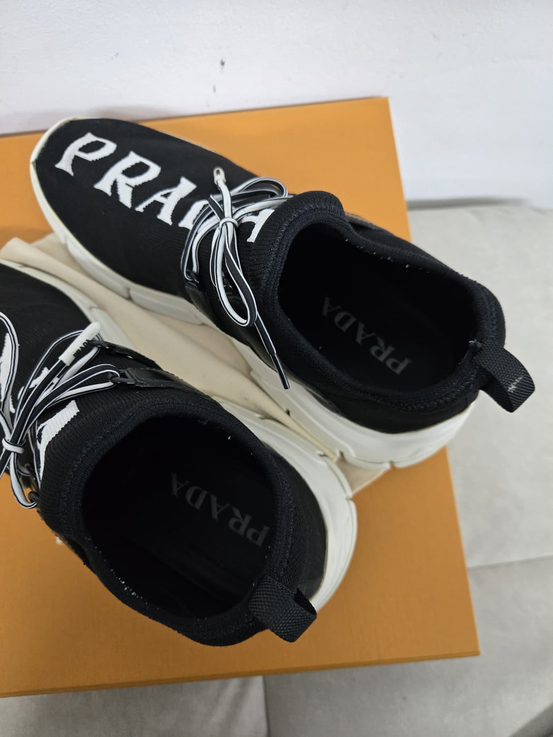 [보증서 정품]프라다 니트 스니커즈 상품이미지7