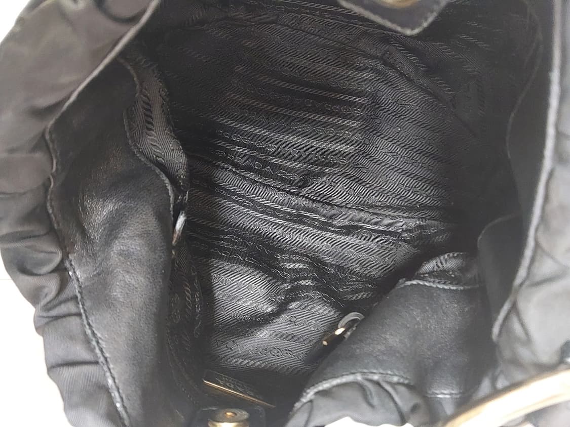 [정품] 프라다 PRADA 블랙 나일론 셔링 호보백 상품이미지8