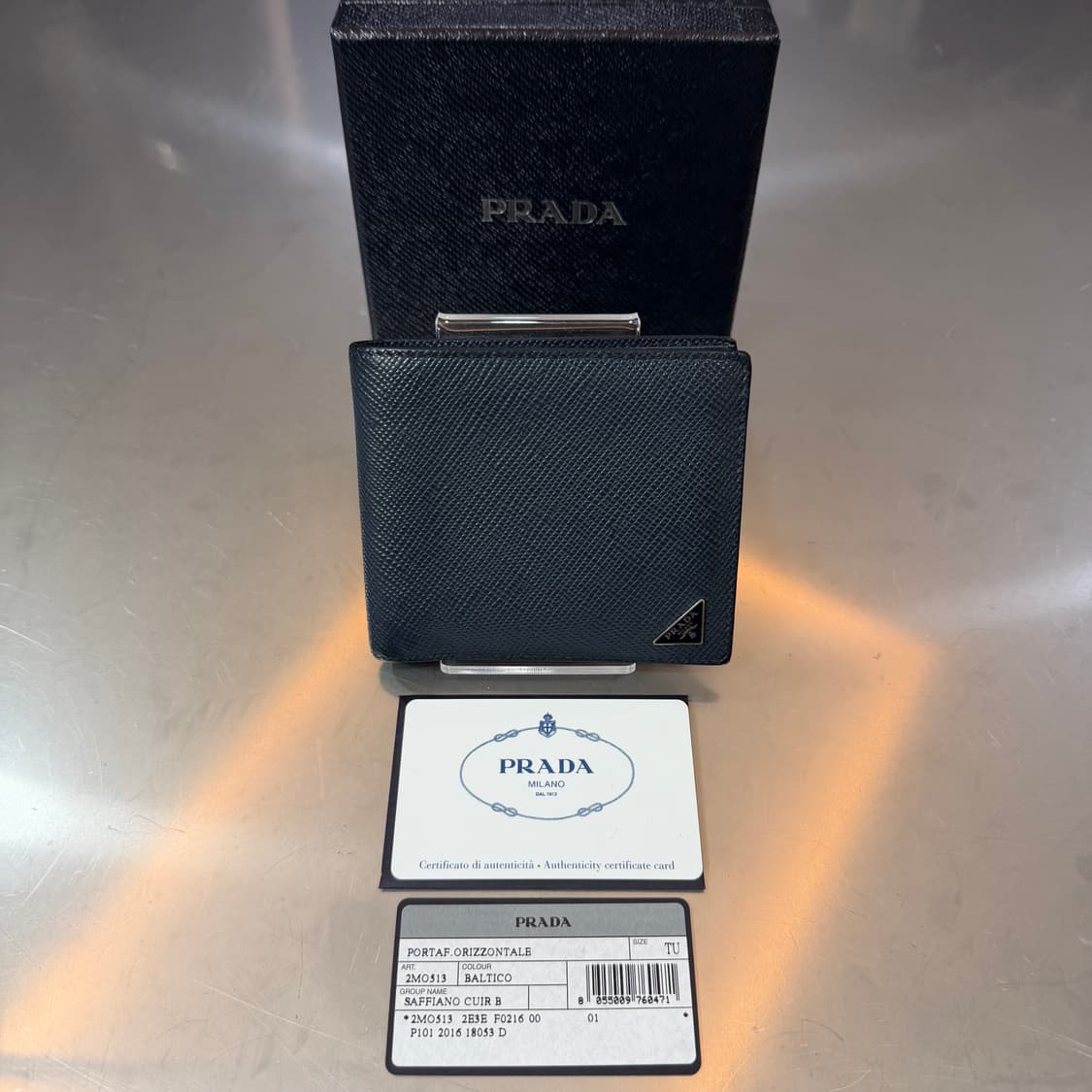 [리오브전포점] 프라다 사피아노 레더 반지갑 상품이미지1