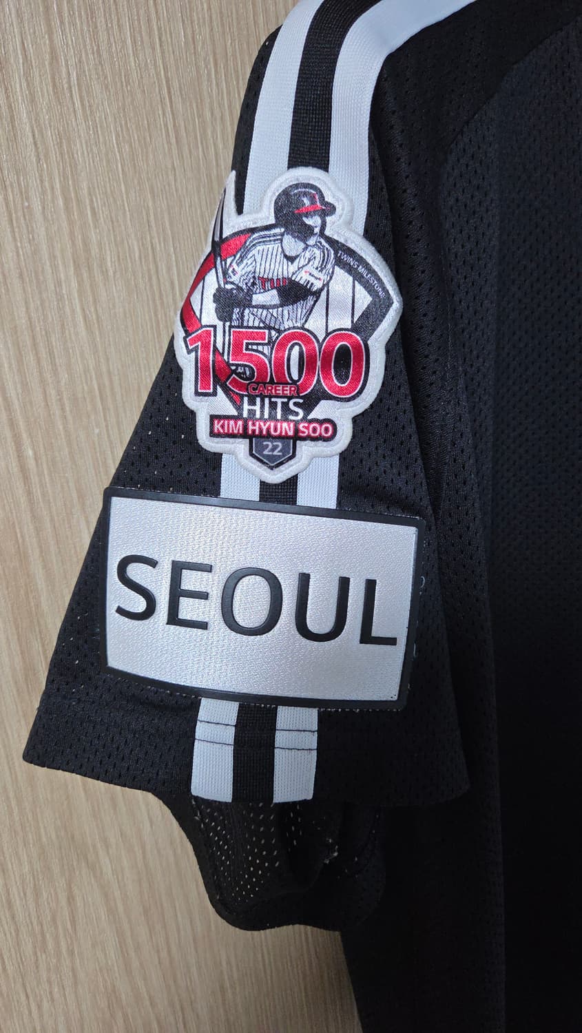 (착샷) LG 트윈스 유니폼 야구 져지 레트로 김현수 1500안타 기념 상품이미지4