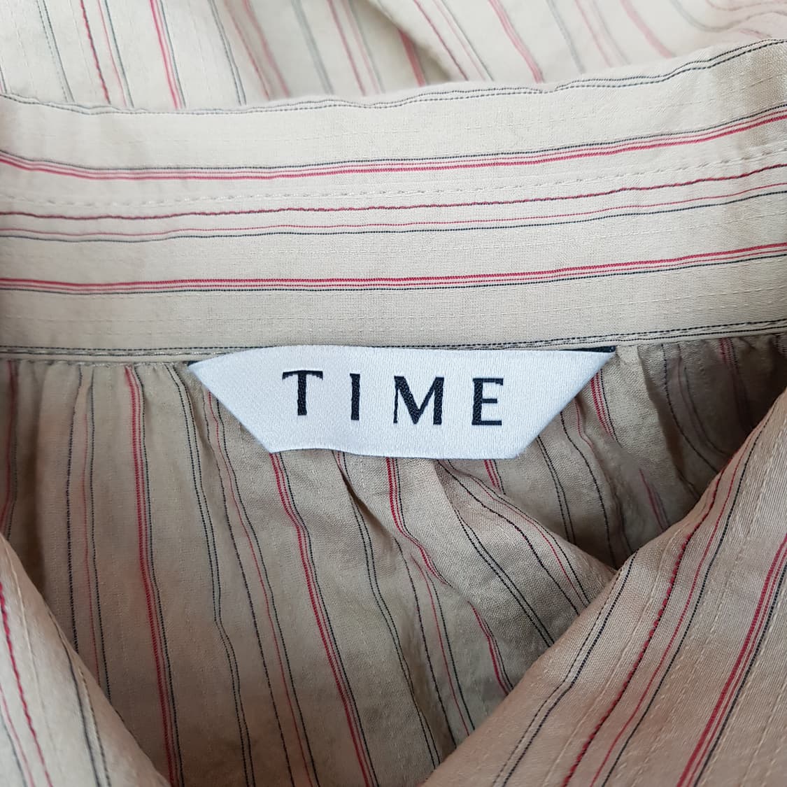 한섬 타임 2022 스트라이프 러플 디테일 블라우스 M사이즈 상품이미지5