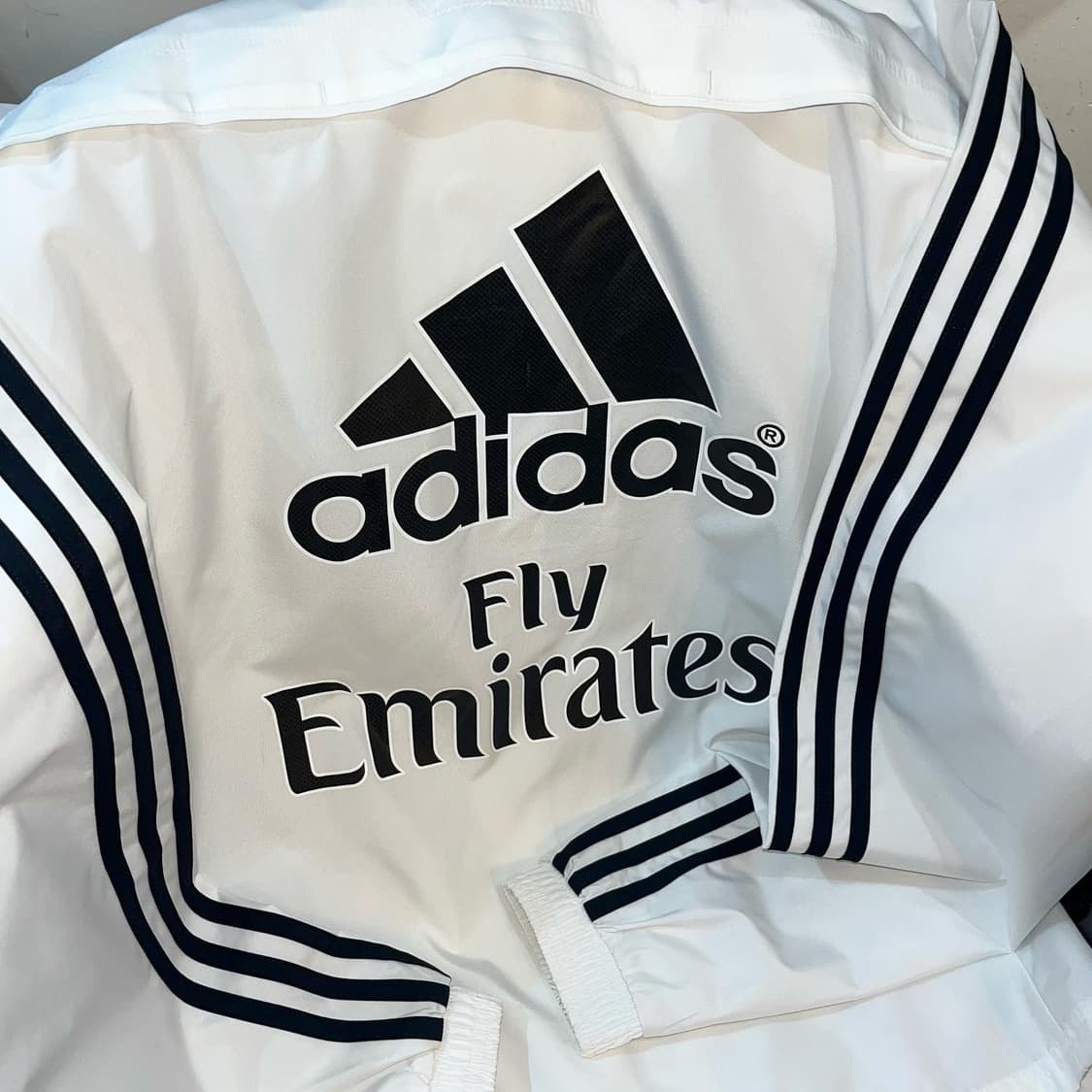 Adidas X Real Madrid 바람막이 상품이미지1