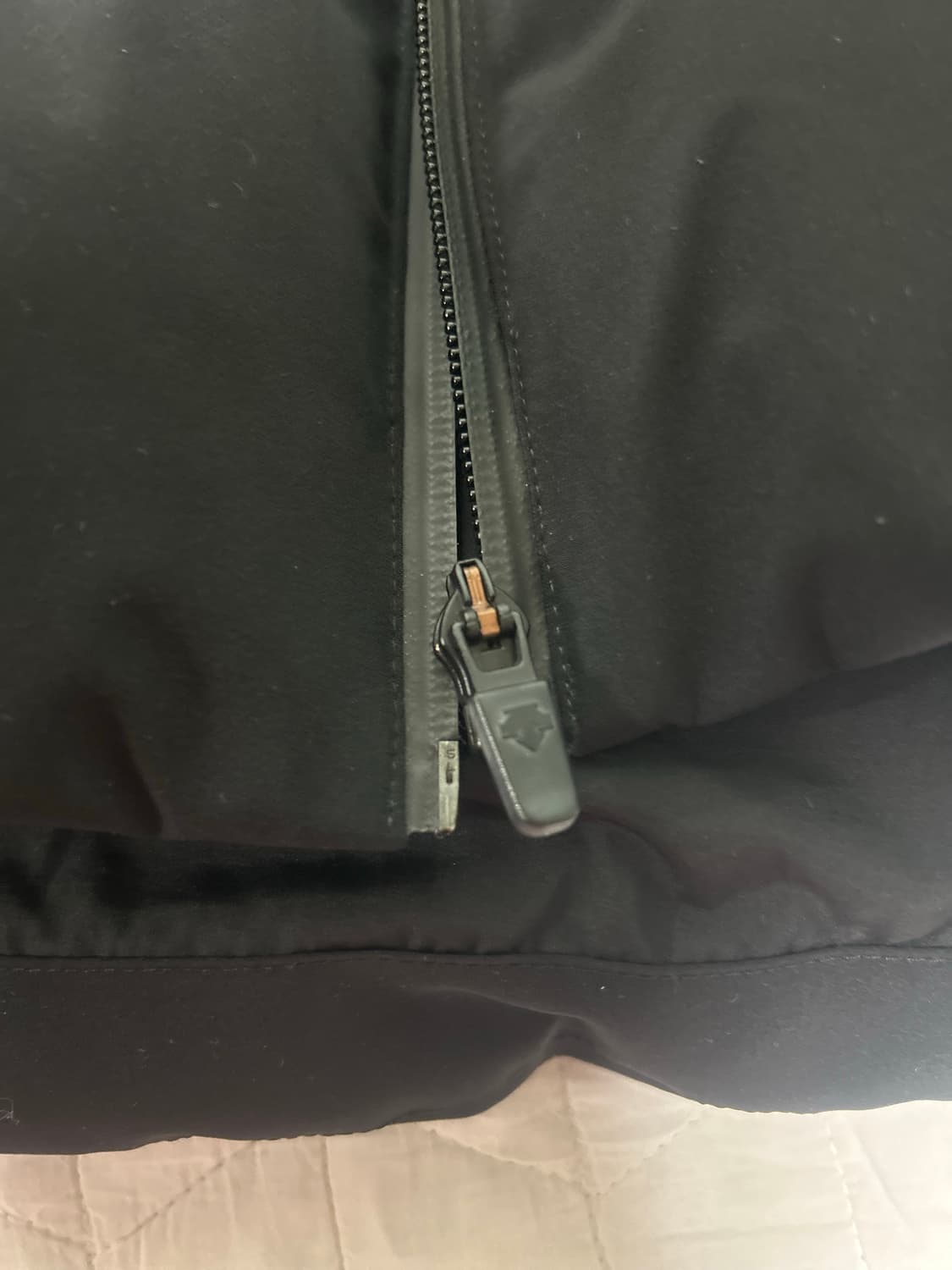 데상트 덕다운 패딩 블랙 상품이미지7