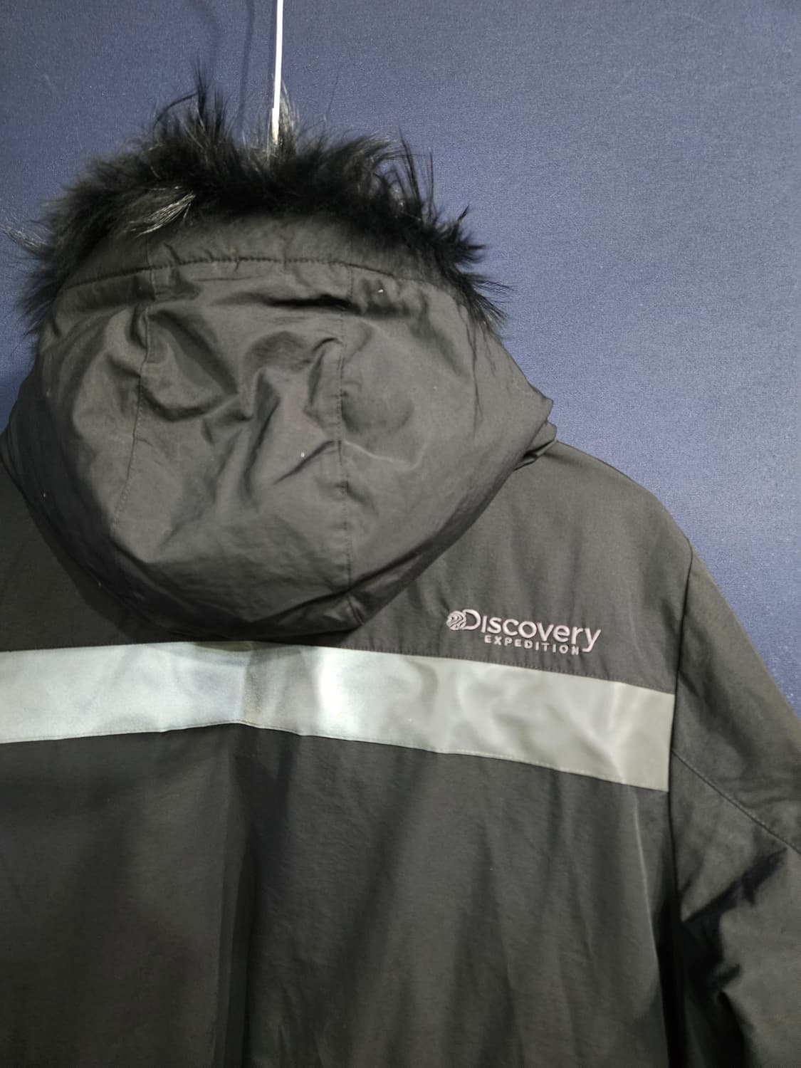 디스커버리 블랙컬러 남성 넉넉한 100 덕다운 패딩  상품이미지9