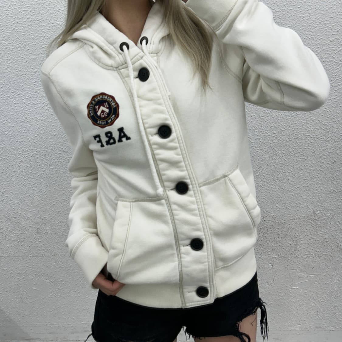 아베크롬비 뉴욕로고 아이보리 버튼 후드자켓 S 상품이미지1