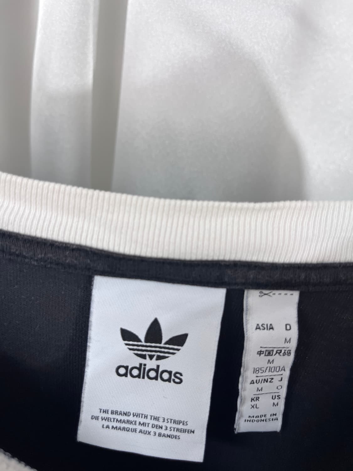 adidas  상품이미지3