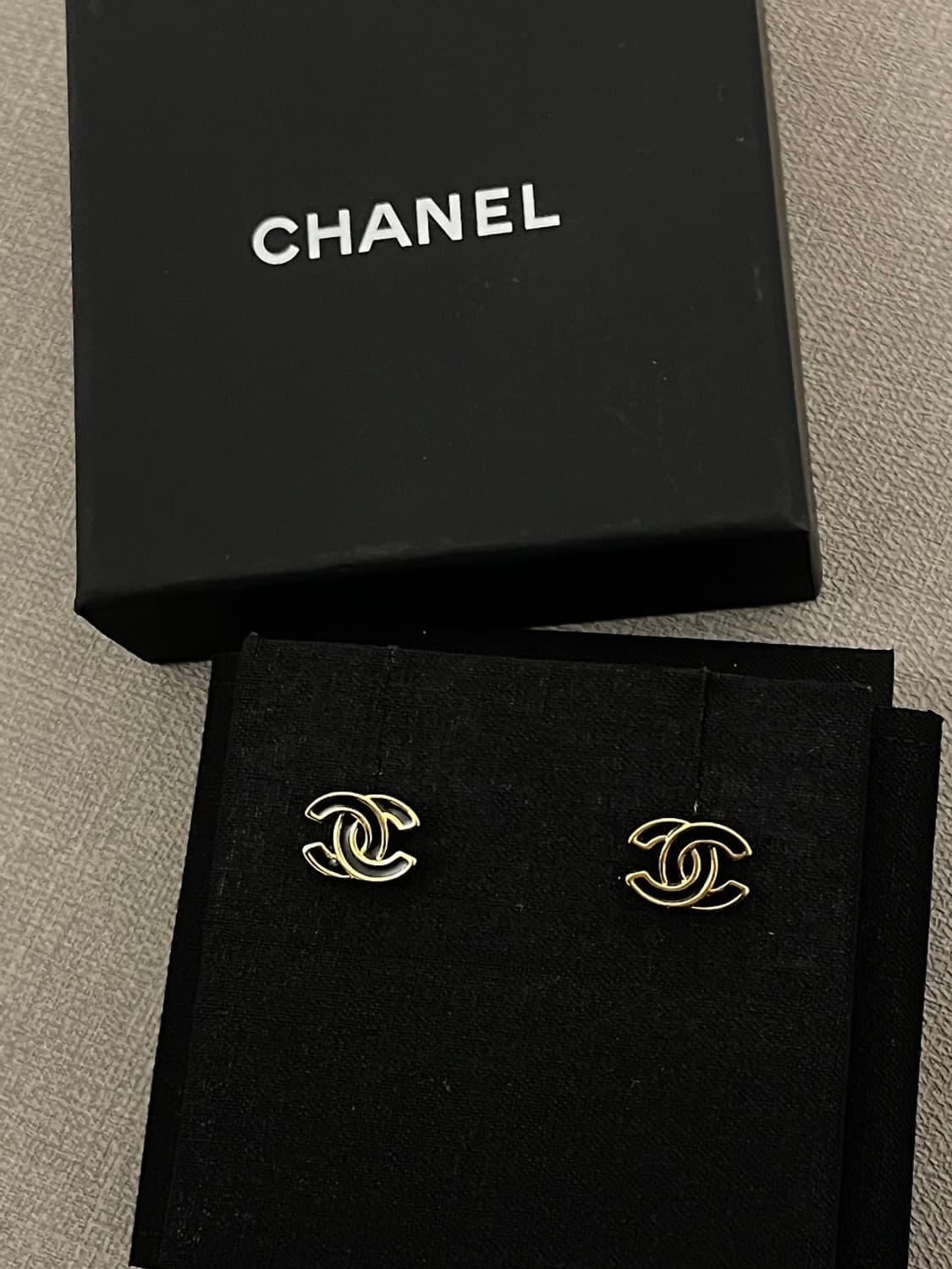 샤넬 정품 빈티지 업사이클링 블랙 메탈 귀걸이 상품이미지3