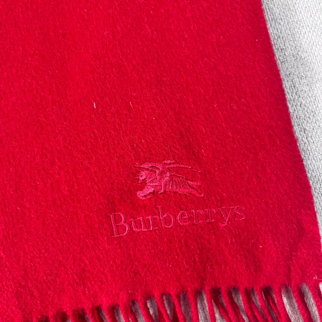 버버리 기마로고 캐시미어 레드 머플러 상품이미지3