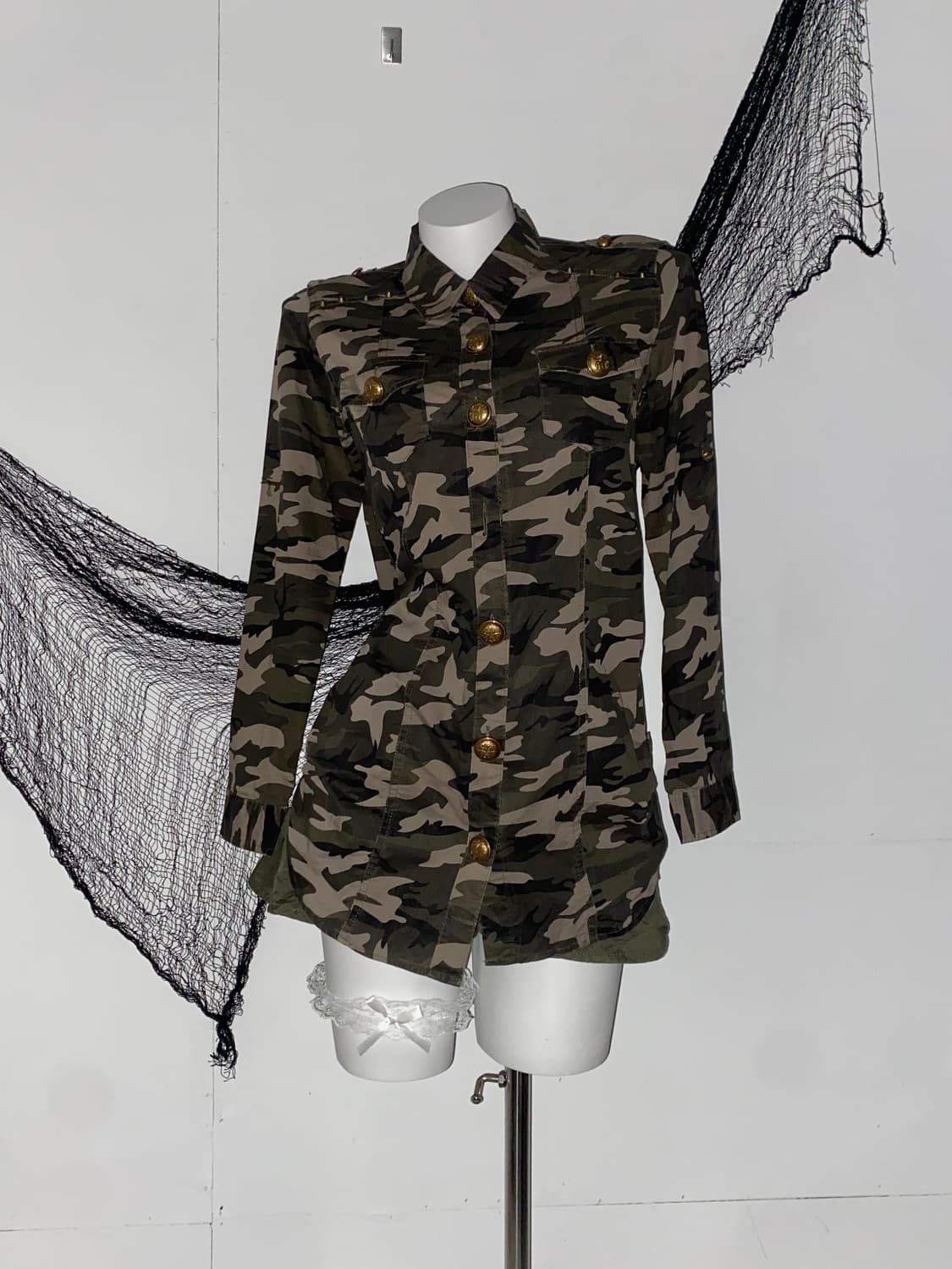 ꒰ঌ 스카이봄버 카모플라쥬 골드 버튼 셔츠 ໒꒱ 상품이미지1