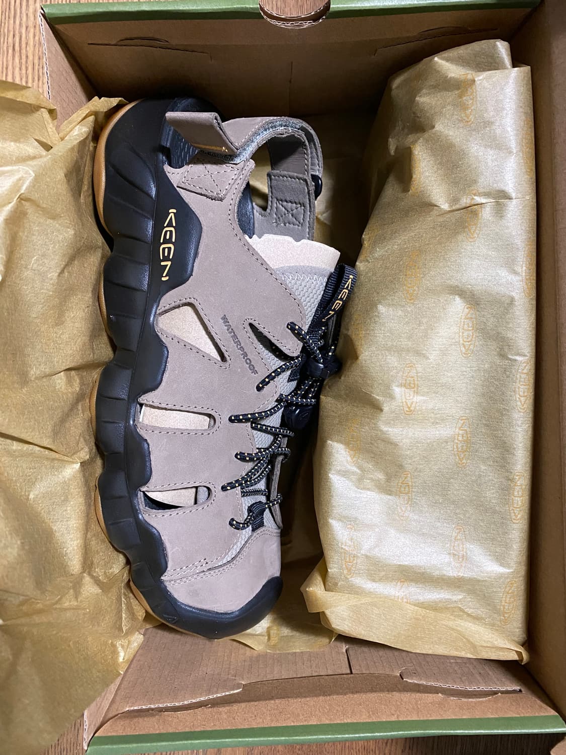 킨 하이퍼포트 피셔맨 레더 다크 베이지(현재 품절) 상품이미지1