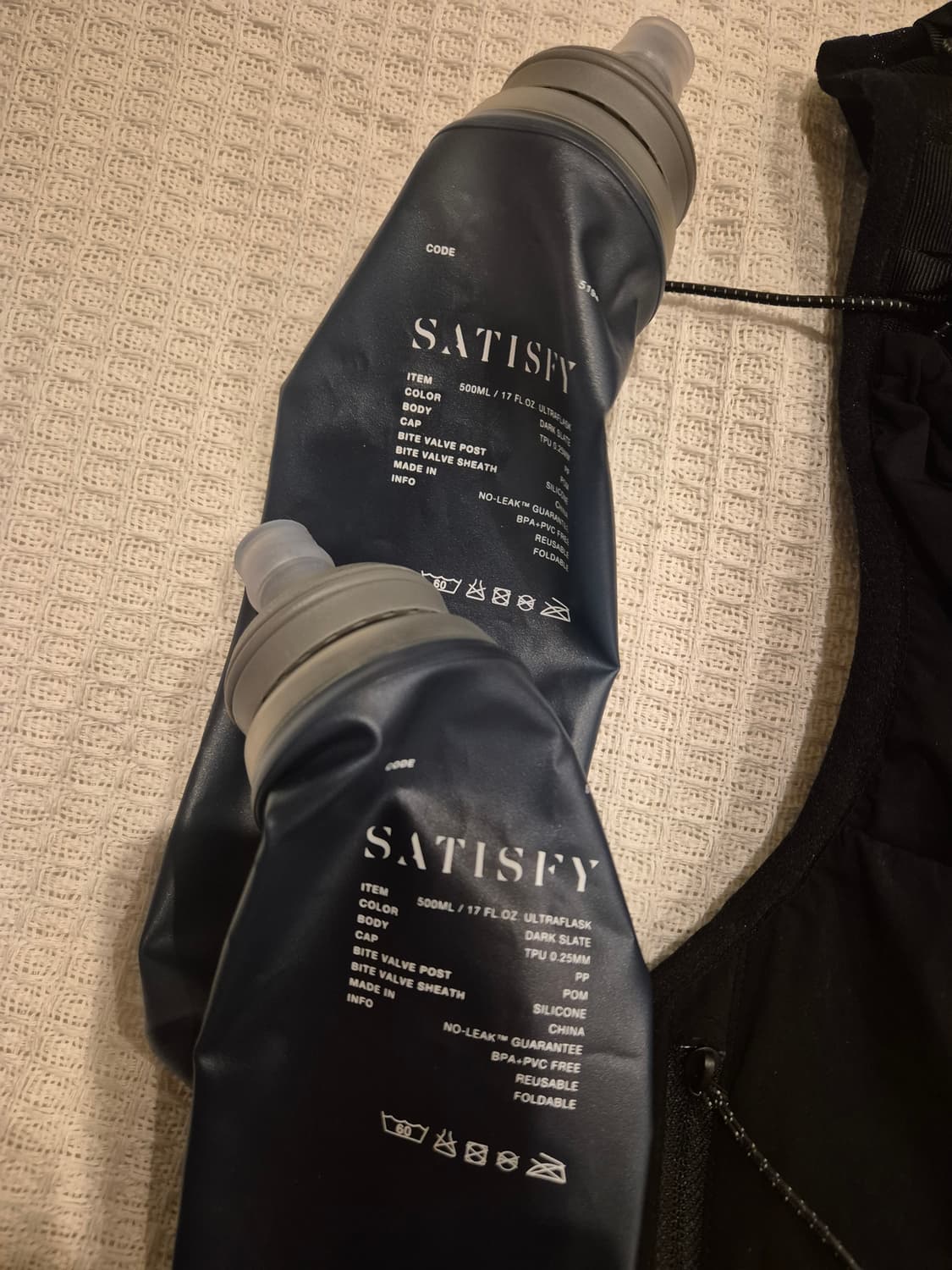 새티스파이 SATISFY 러닝 베스트 블랙 + 플라스크 상품이미지4