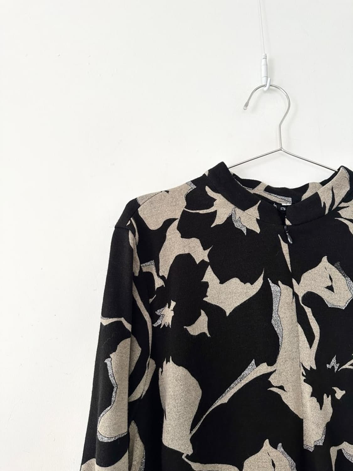 Flower leaf glittery top 상품이미지2