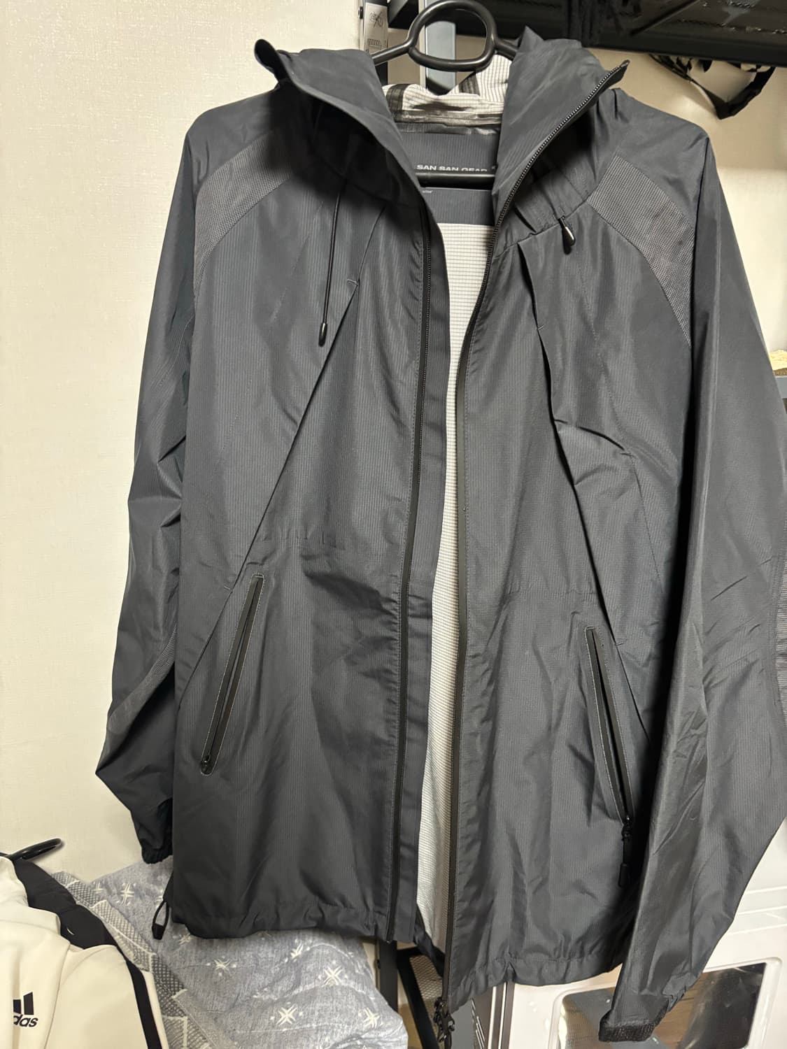 산산기어 윈드 쉴디드 자켓 블랙 24ss 상품이미지2