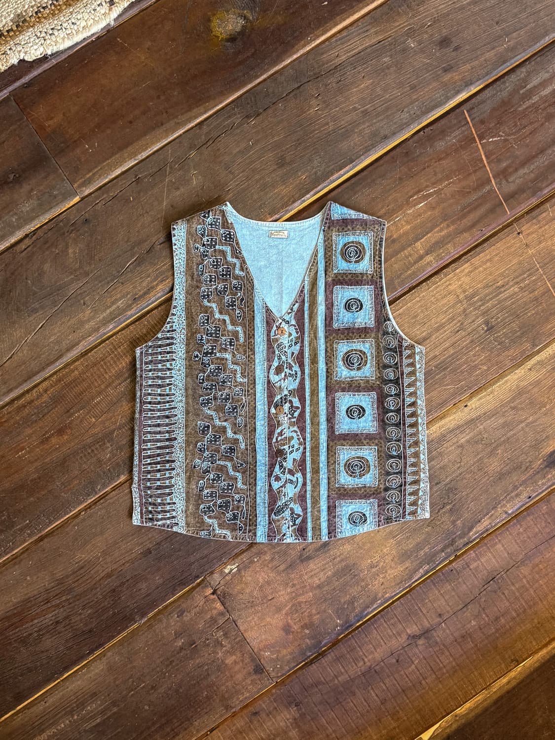 Wood Button Embroidered Denim Vest 0082 상품이미지1