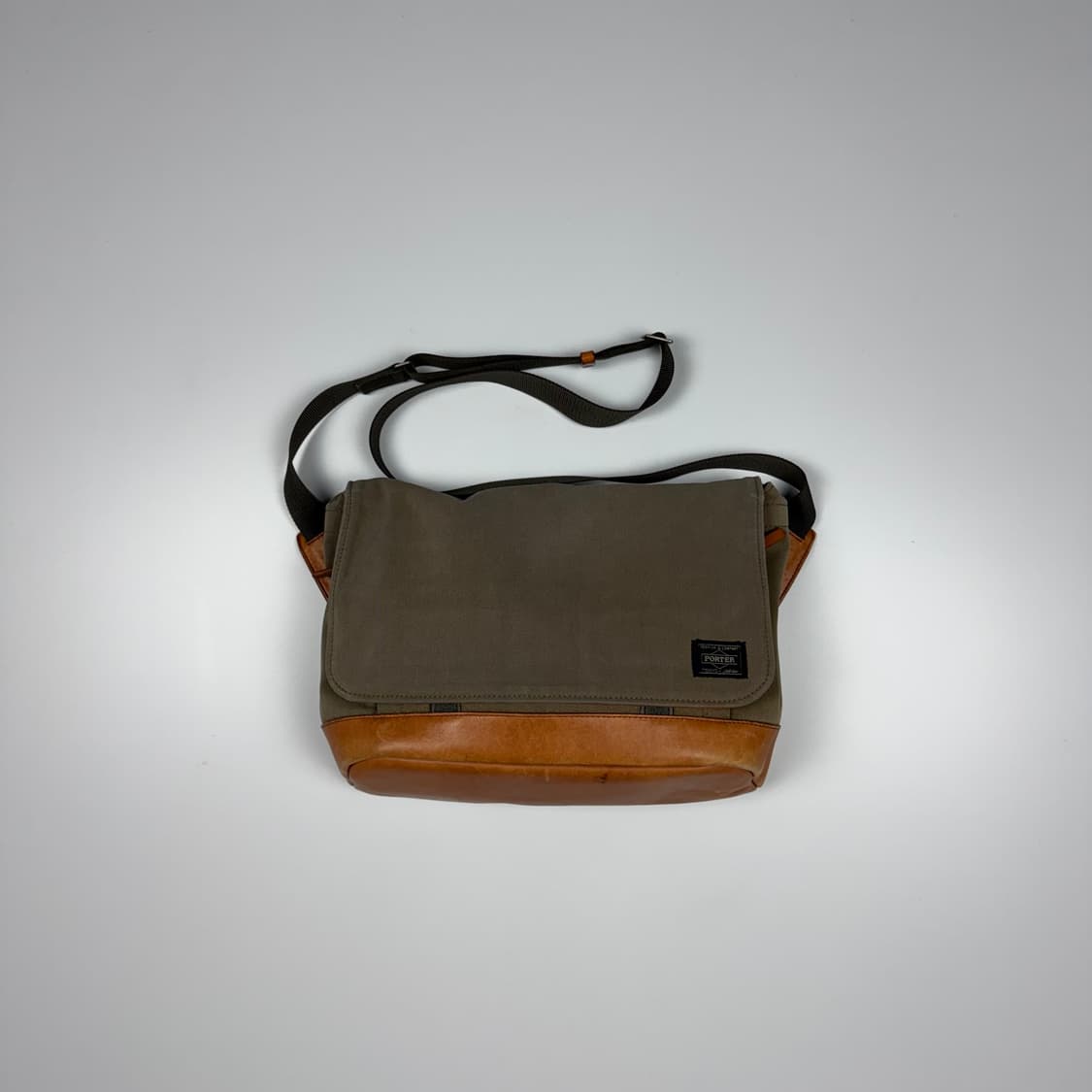 요시다포터 ROOT(루트) 캔버스 숄더백 상품이미지1