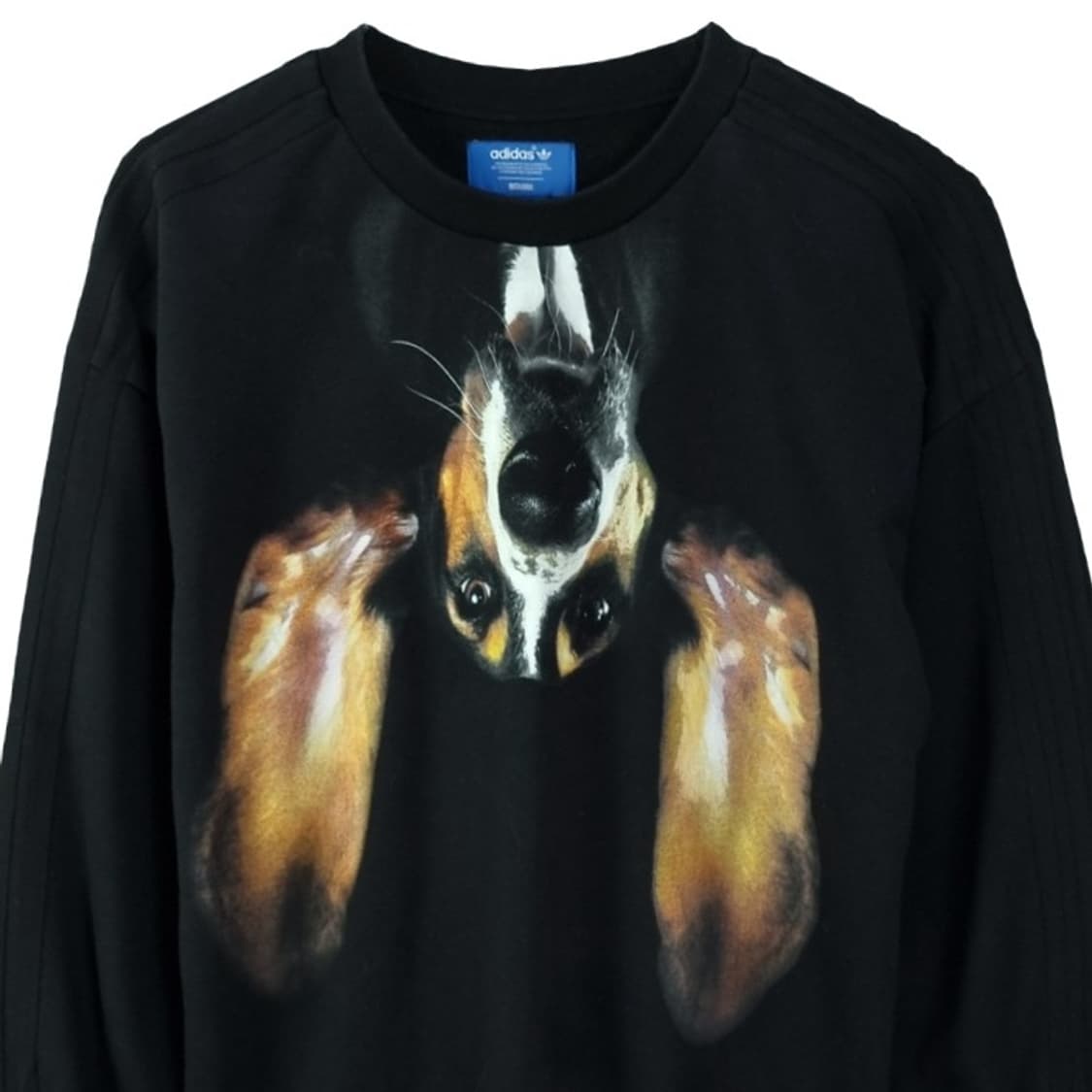 [아디다스] 강아지 프린팅 삼선 오버핏 맨투맨 블랙 M18551 상품이미지4