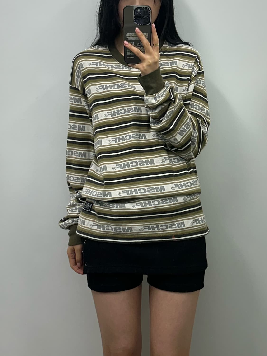 미스치프 패턴 롱 슬리브 상품이미지1