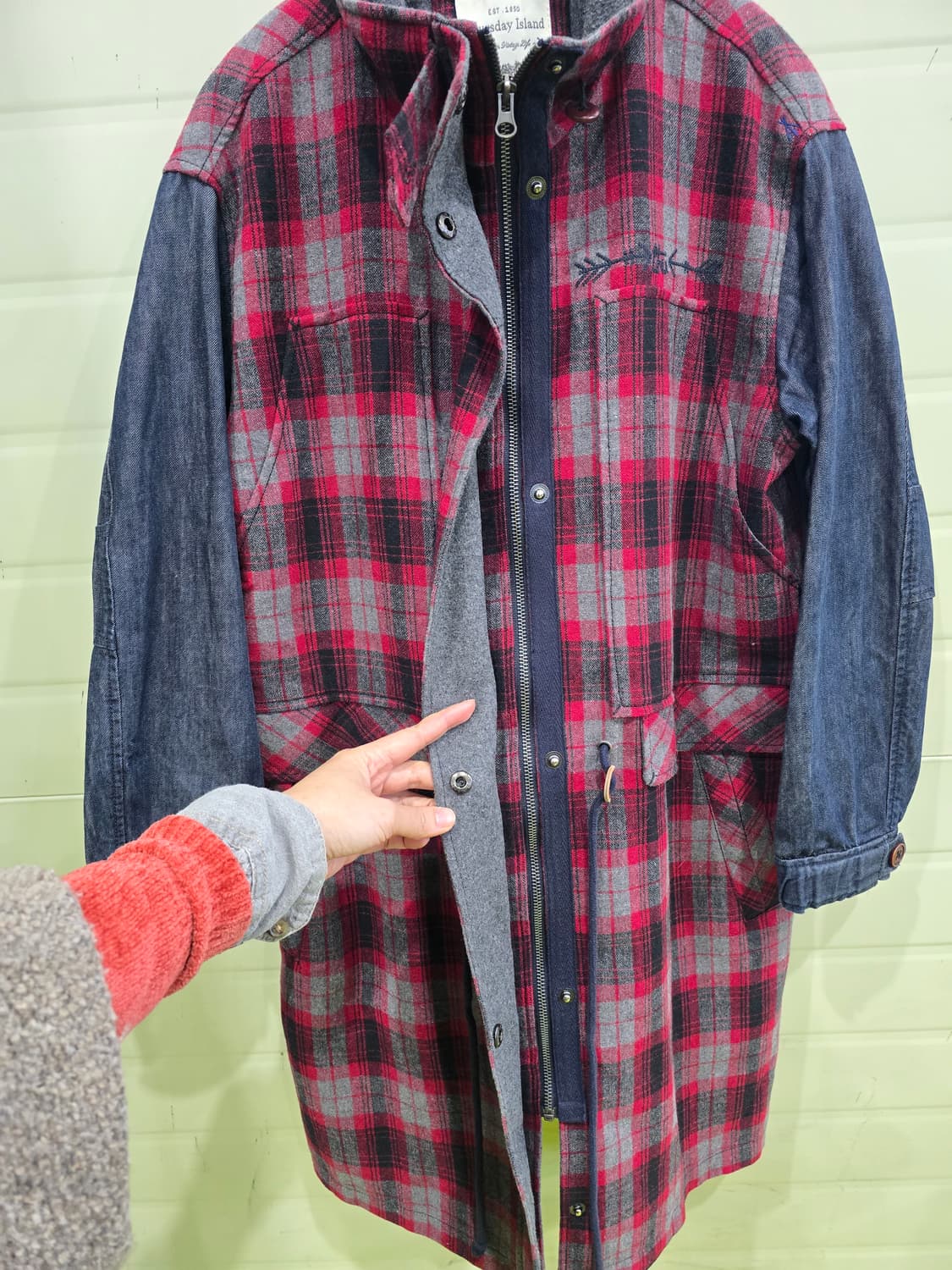 써스데이 아일랜드 체크 데님 롱 코트 S 상품이미지5