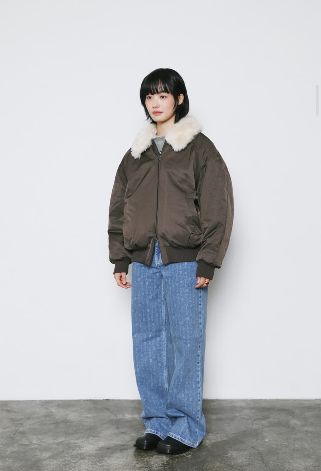 아모멘토 리버시블 오버사이즈 시어링 점퍼 상품이미지4