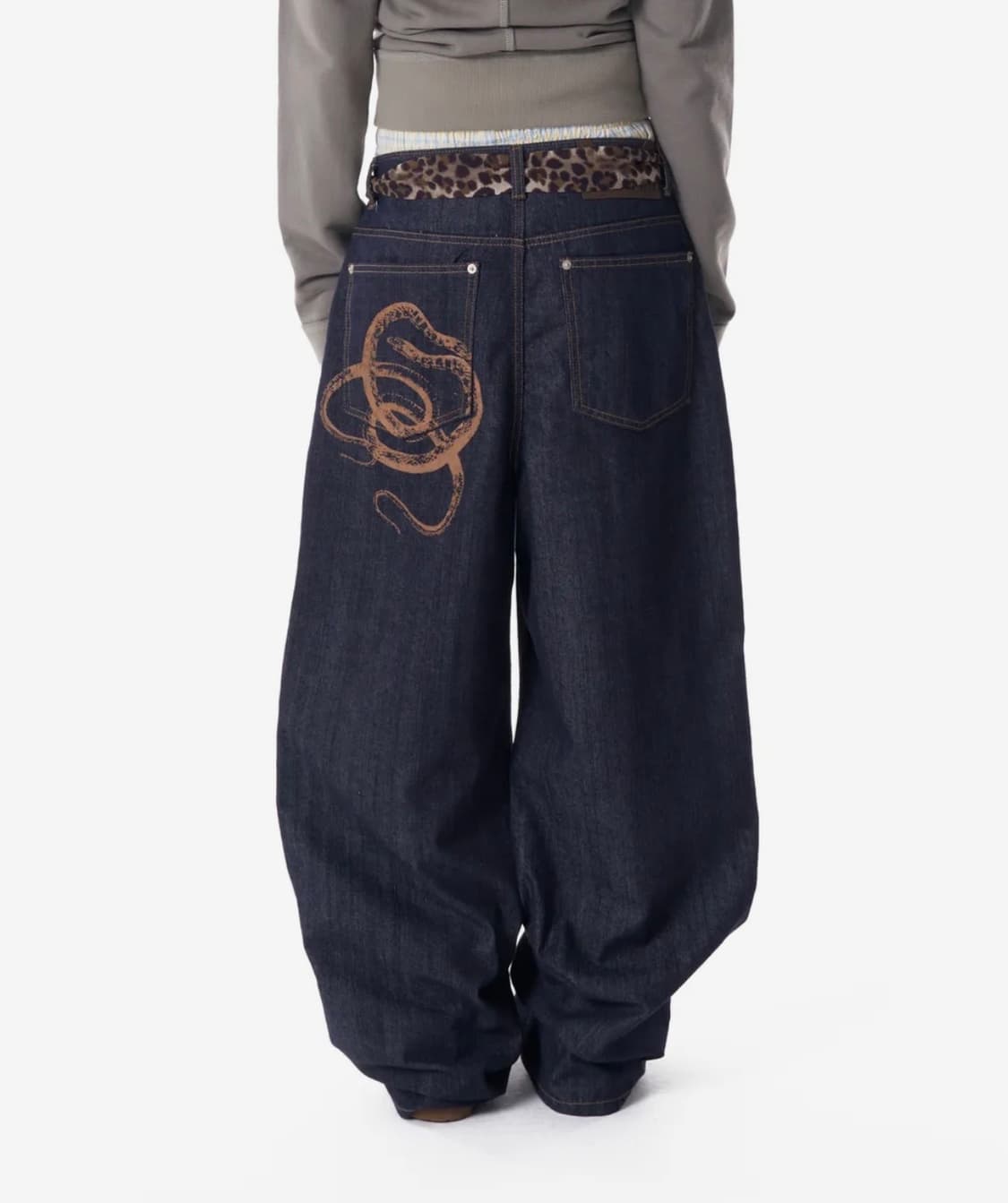 아캄 스네이크 프린트 팬츠 상품이미지4