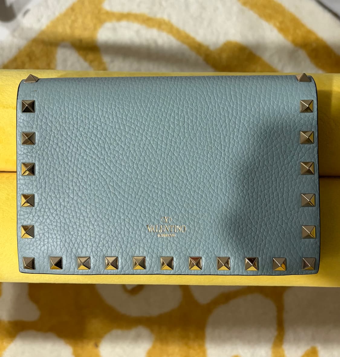 발렌티노 락스터드 엔벨롭백 체인백 상품이미지3