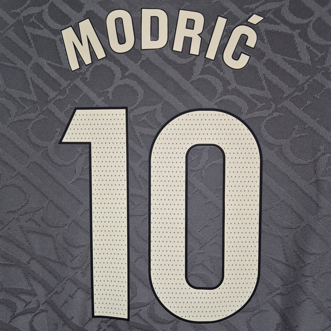 24/25 레알 모드리치 XL (어센틱) 상품이미지2