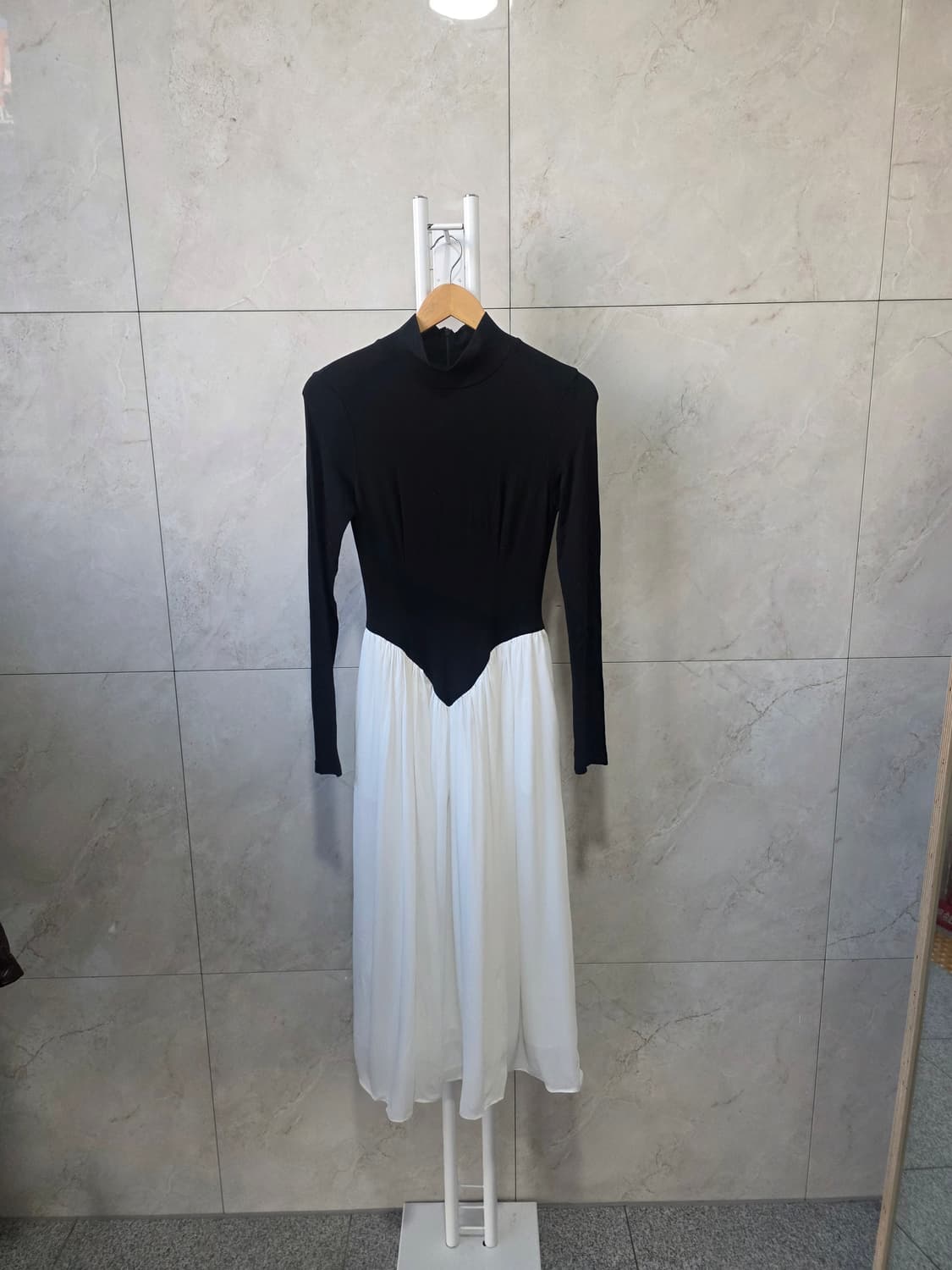 블랙&화이트 롱 드레스 상품이미지2