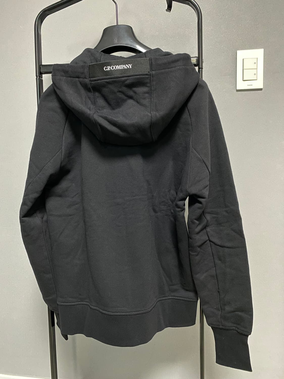 cp컴퍼니 블랙 후드집업 S 상품이미지3