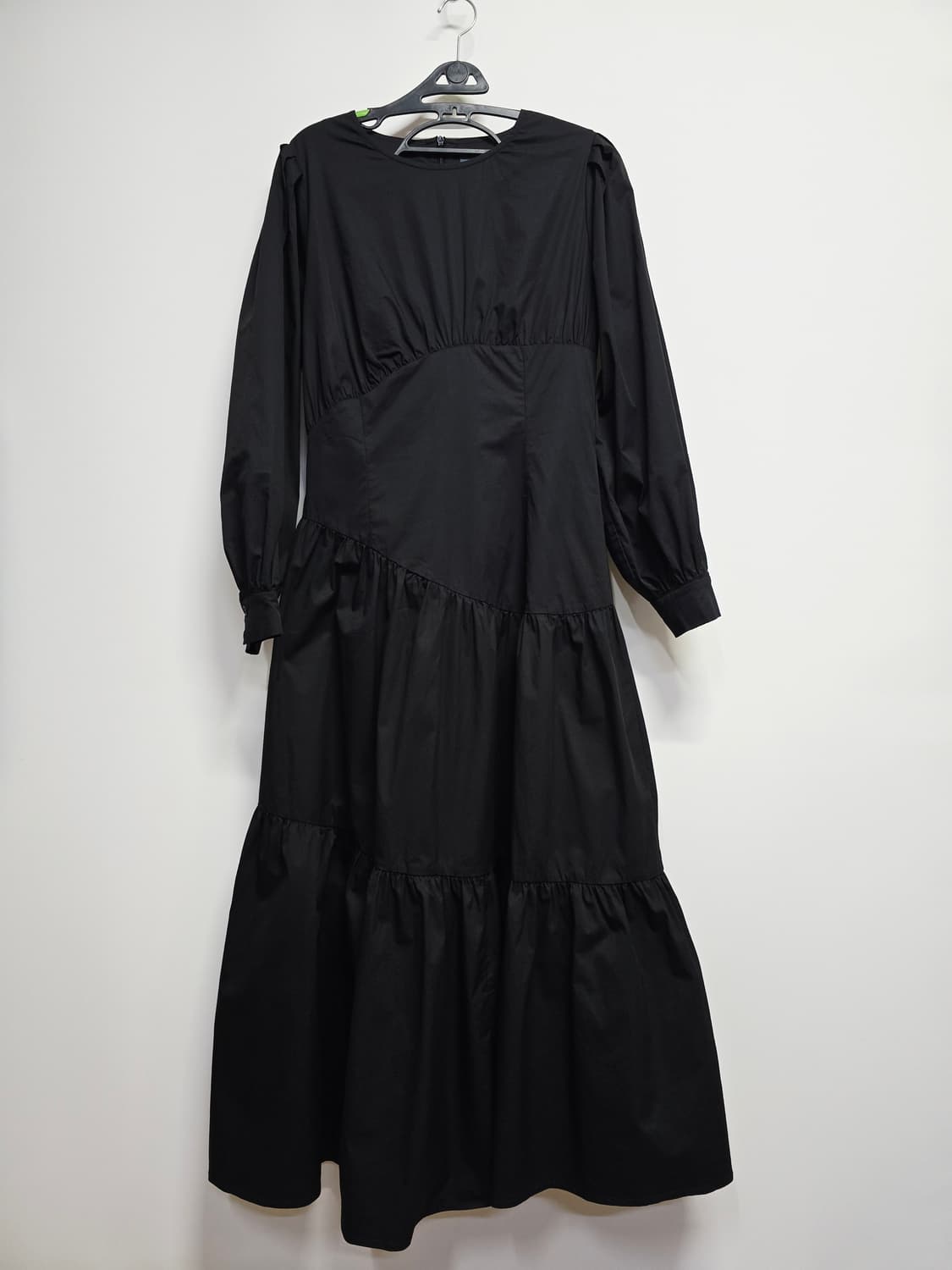 블랑듀 블랙 롱 원피스 셔링 디자인 상품이미지1