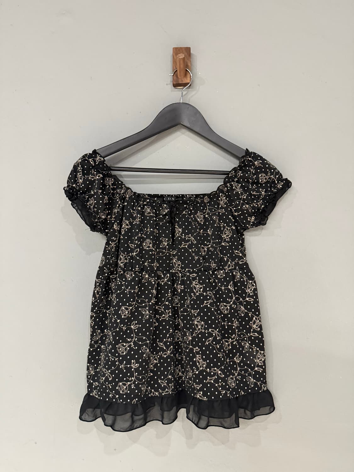 flower & dot pattern off-shoulder top 상품이미지5