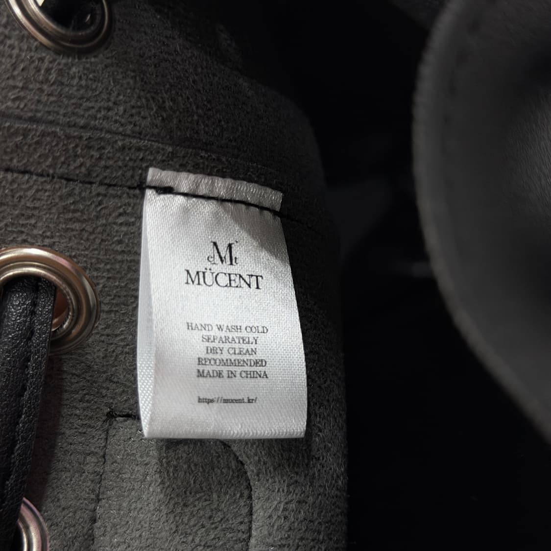 무센트 레더 스트링 복조리 백팩 가방 블랙 상품이미지5