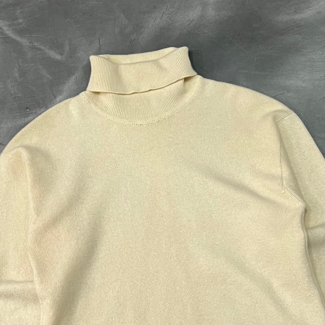  버버리 메리노울 터틀넥 니트 y14531 상품이미지3