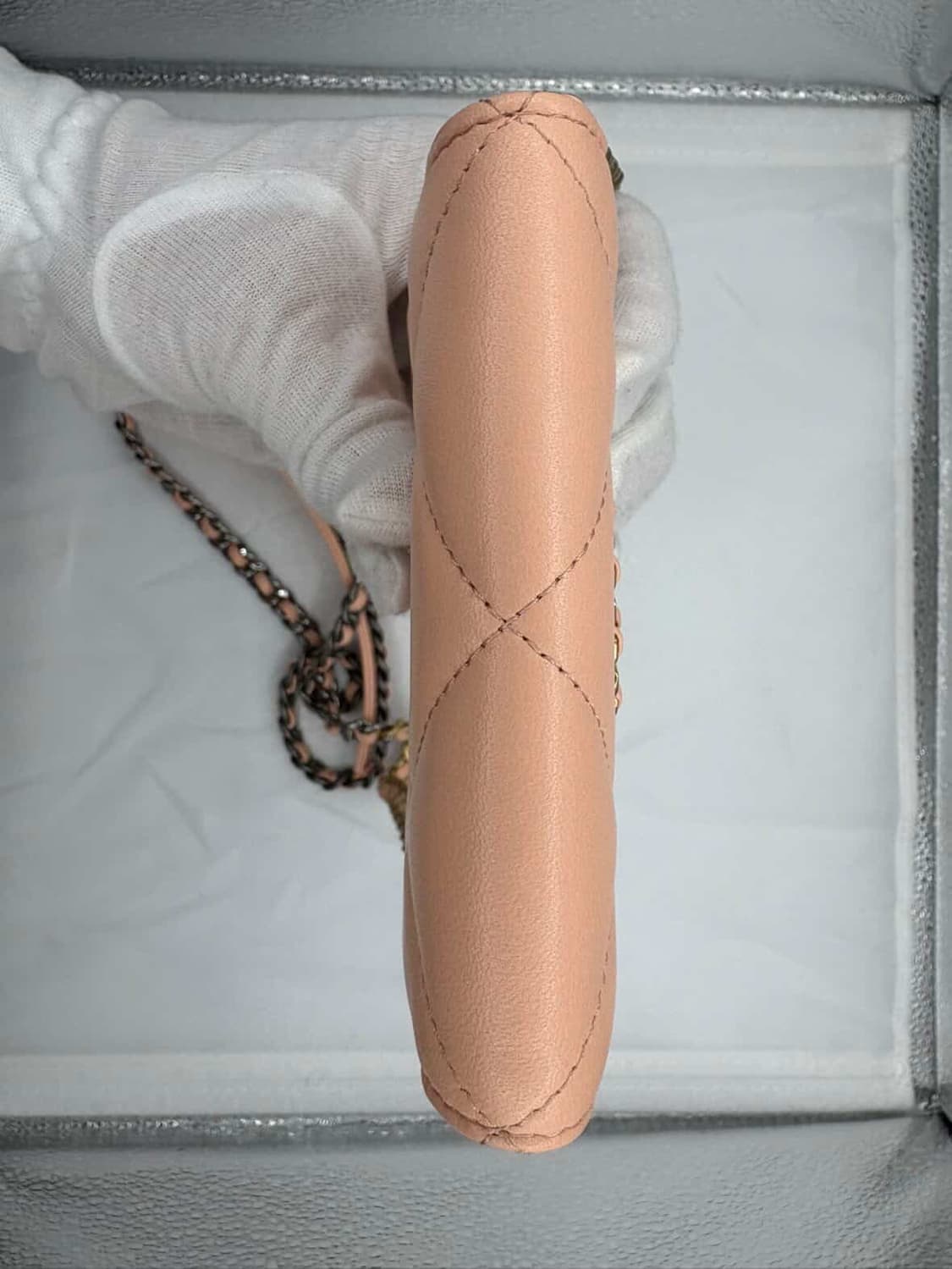 샤넬 19 플랩 체인 카드지갑 상품이미지4