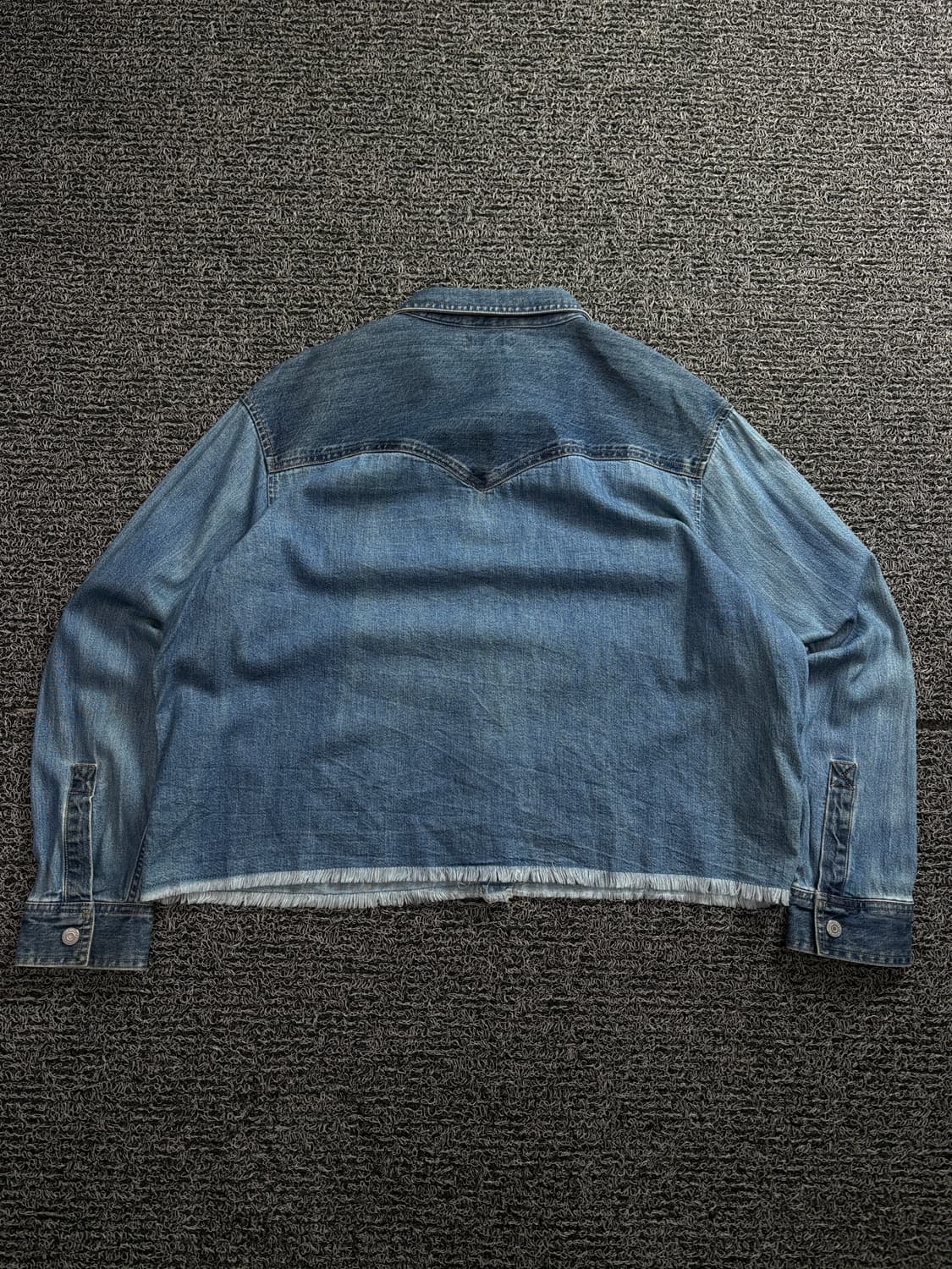 리바이스 아메카지 웨스턴 컷팅 데님 크롭 셔츠 1770 상품이미지4