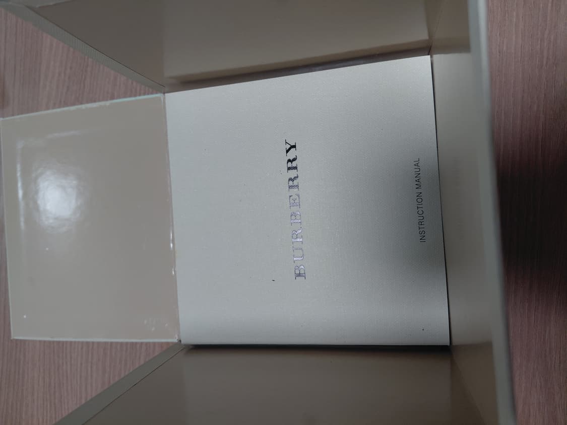 버버리 한정판 메탈시계 BU7503 상품이미지3