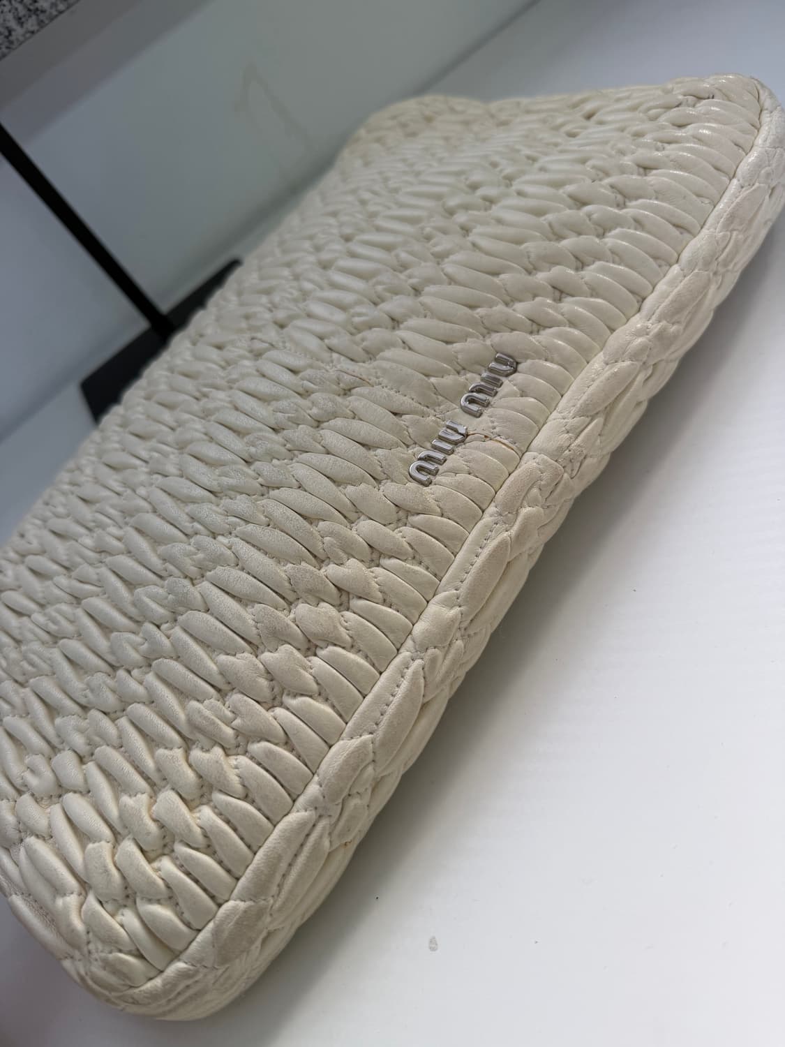 정품) 미우미우 크리스탈 마테라쎄 나파가죽 숄더백 상품이미지6