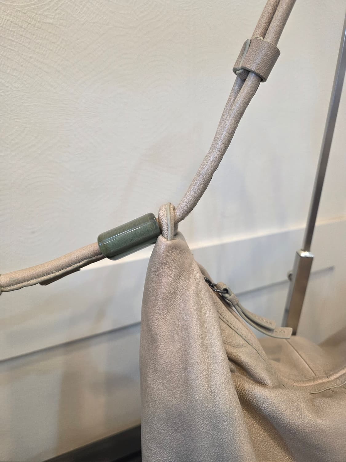 아카이브앱크 릿지 숄더백 스웨이드크림 상품이미지2