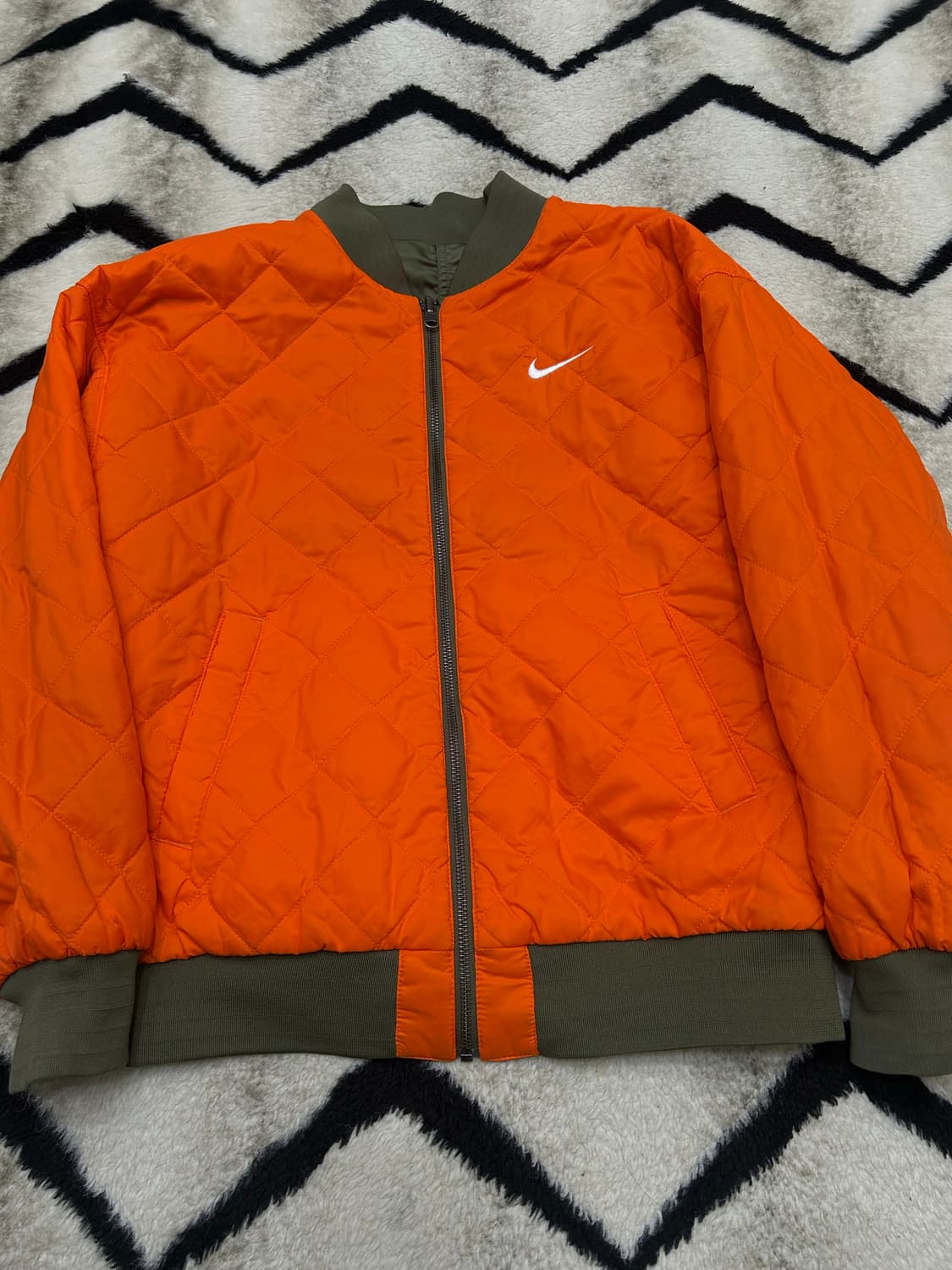 [여성M]나이키NSW 리버시블 바시티 봄버 자켓/올리브오렌지 상품이미지5