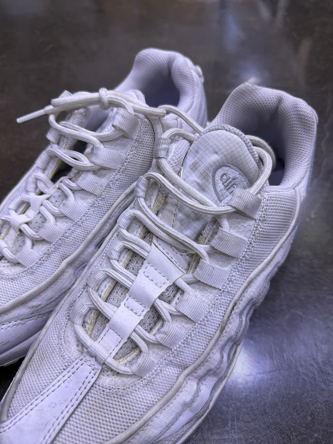 나이키 에어맥스95 에센셜 트리플화이트 슈즈 260 상품이미지4